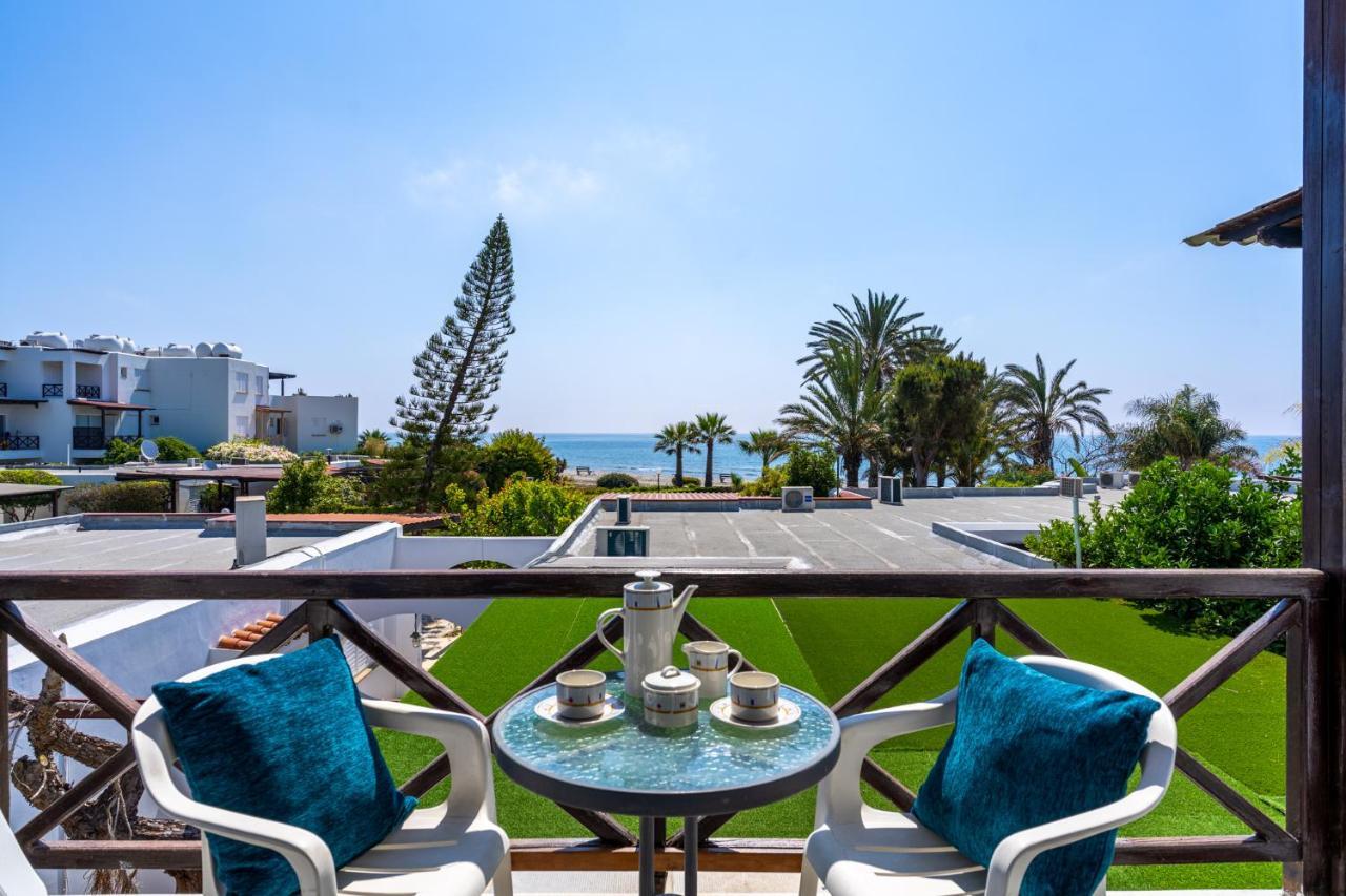 Seawaves 1- Bedroom Apartment Near Meneou Beach Ларнака Екстериор снимка