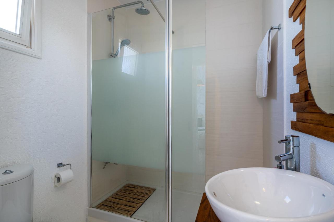 Seawaves 1- Bedroom Apartment Near Meneou Beach Ларнака Екстериор снимка