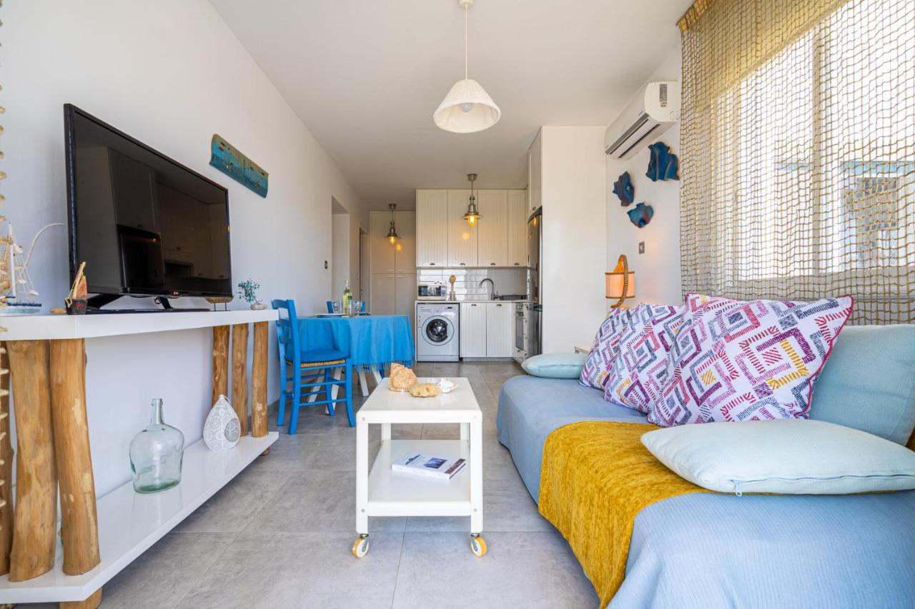 Seawaves 1- Bedroom Apartment Near Meneou Beach Ларнака Екстериор снимка