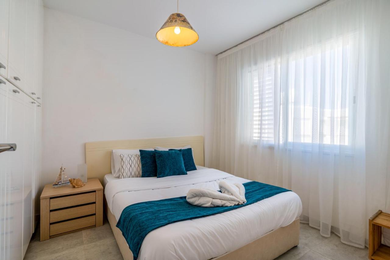 Seawaves 1- Bedroom Apartment Near Meneou Beach Ларнака Екстериор снимка